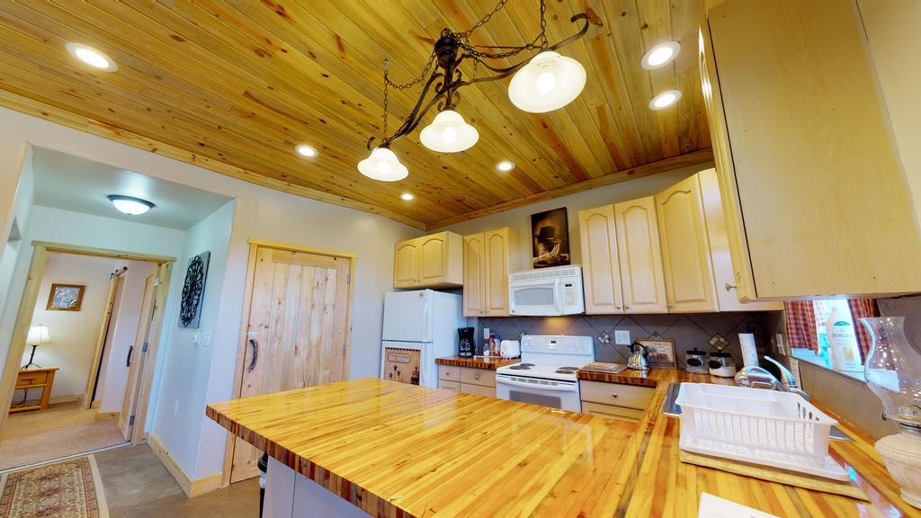 בלאנדינג The Cedars Country Cottage, Solitude, Amazing Night Skies!! מראה חיצוני תמונה